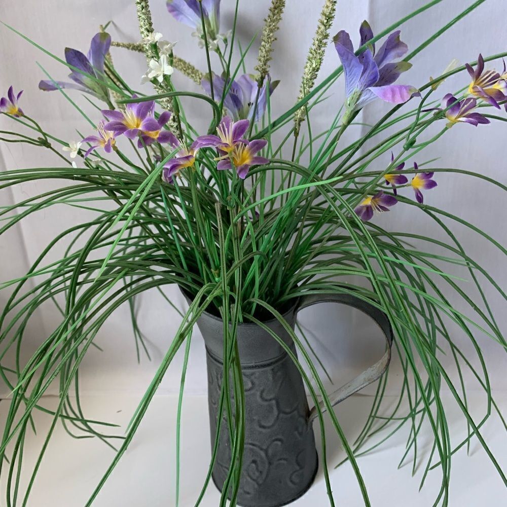 Floral Arrangement Centerpiece